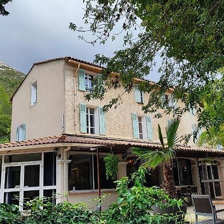 Logis Hotel & Restaurant Du Parc Gémenos Buitenkant foto