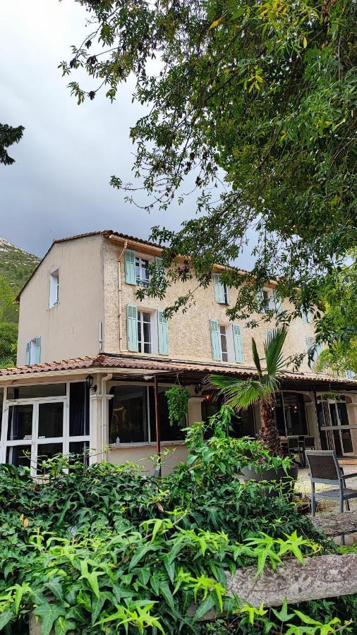 Logis Hotel & Restaurant Du Parc Gémenos Buitenkant foto